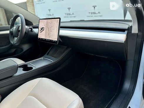 Tesla Model 3 2021 - фото 29