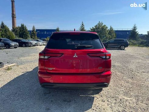 Mitsubishi Outlander 2022 - фото 4
