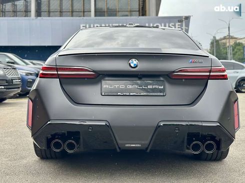 BMW M5 2024 - фото 8