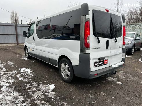 Renault Trafic 2010 белый - фото 8