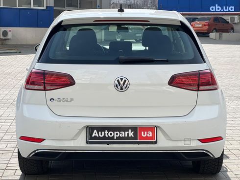 Volkswagen e-Golf 2017 белый - фото 6