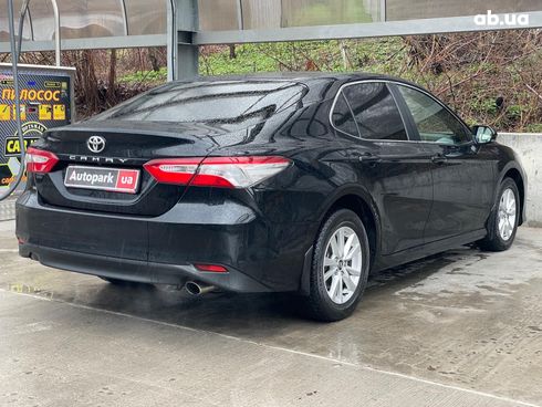 Toyota Camry 2018 черный - фото 6