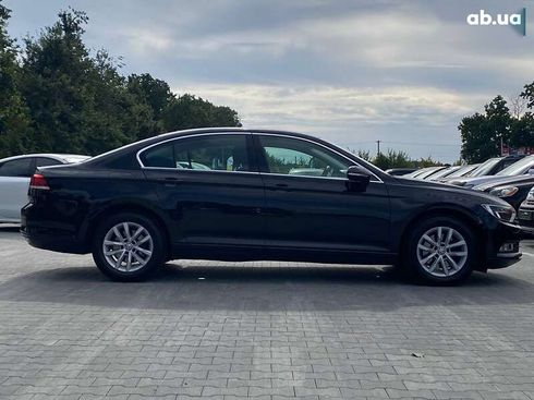 Volkswagen Passat 2017 - фото 18