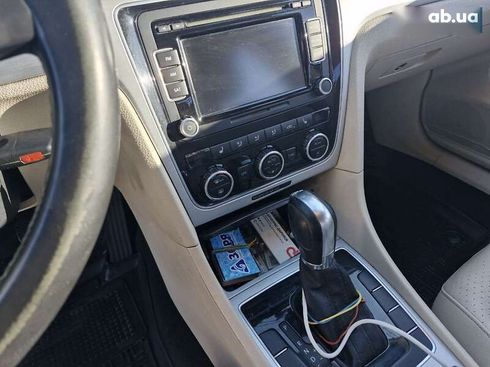 Volkswagen Passat 2012 - фото 23