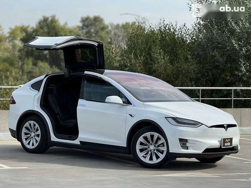 Tesla Model X 2017 - фото 9