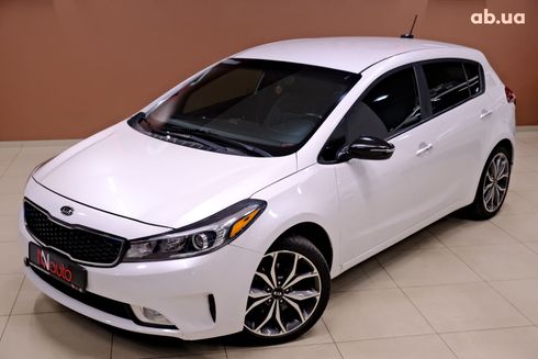 Kia Forte 2017 белый - фото 2