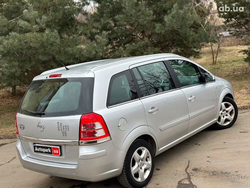 Opel Zafira 2008 серый - фото 32