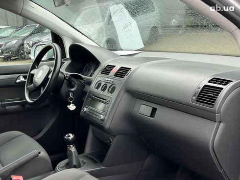 Volkswagen Touran 2005 серый - фото 18