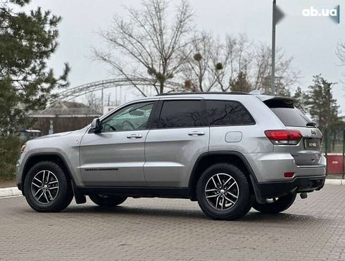 Jeep Grand Cherokee 2017 - фото 13