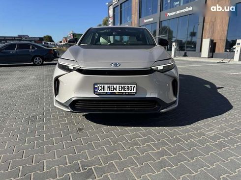 Toyota bZ 2025 - фото 2