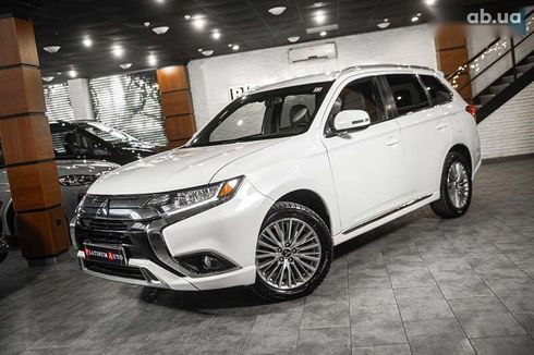 Mitsubishi Outlander 2019 - фото 7