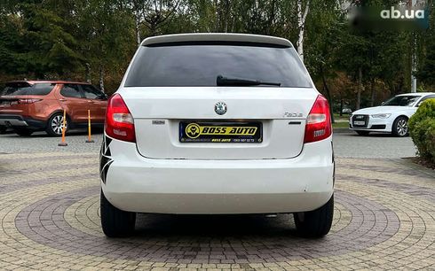 Skoda Fabia 2011 - фото 6