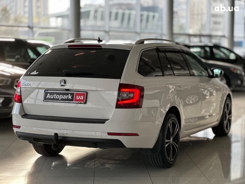 Skoda Octavia 2017 белый - фото 4