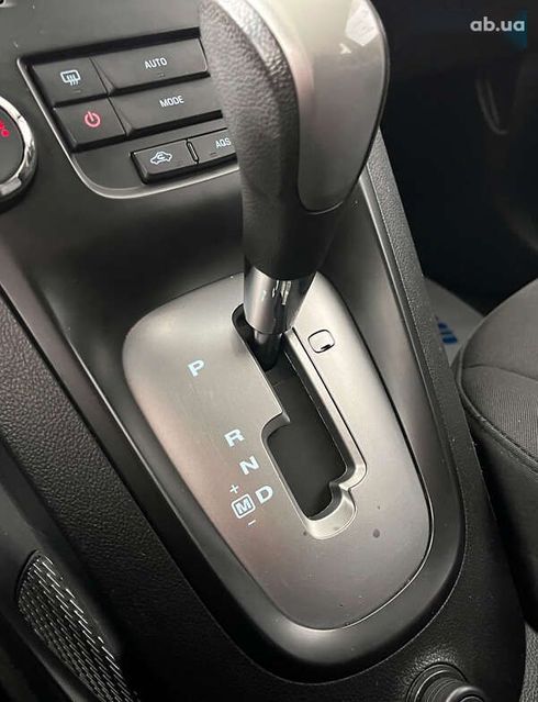 Chevrolet Orlando 2012 - фото 23