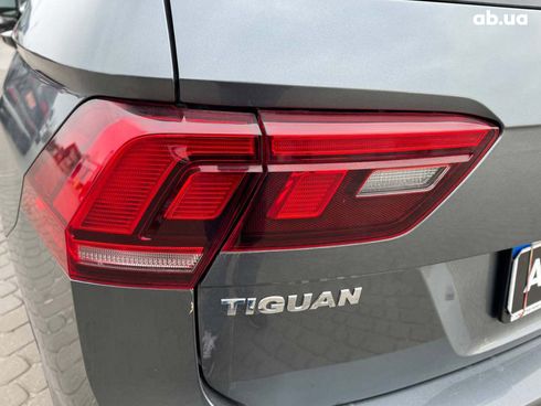 Volkswagen Tiguan 2021 серый - фото 16