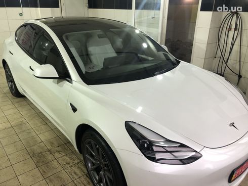 Tesla Model 3 2022 белый - фото 6