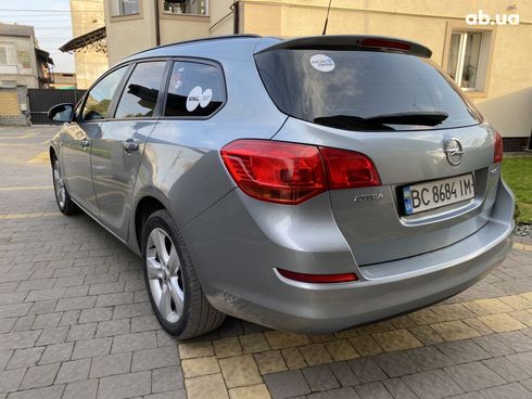 Opel Astra J 2011 серый - фото 5