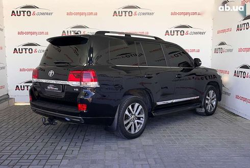 Toyota Land Cruiser 2017 - фото 3