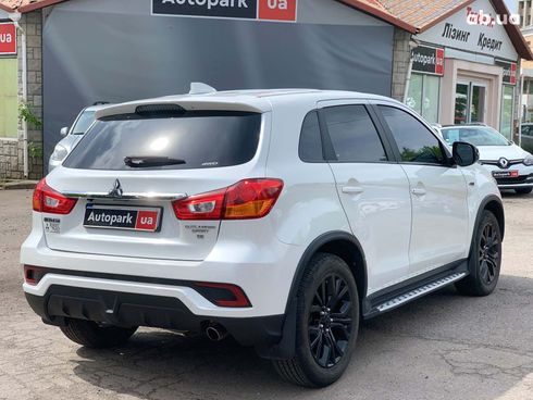 Mitsubishi Outlander 2018 белый - фото 5