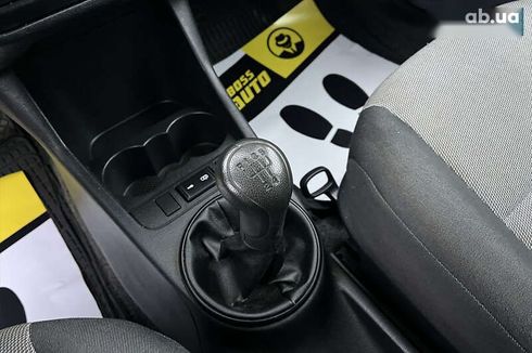 Skoda Fabia 2009 - фото 11