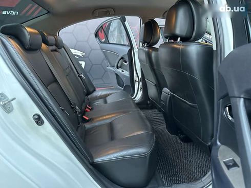 Toyota Avensis 2011 - фото 24