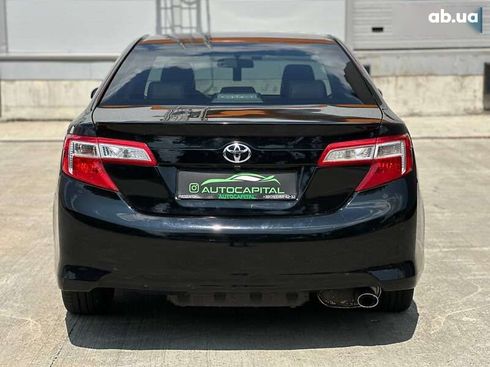 Toyota Camry 2013 - фото 5