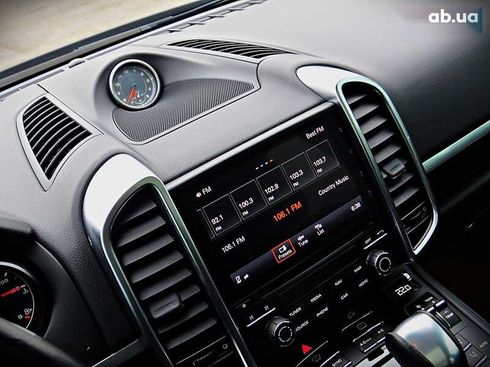 Porsche Cayenne 2017 - фото 15
