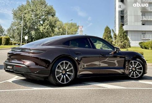 Porsche Taycan 2021 - фото 20