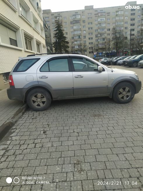 Kia Sorento 2007 серебристый - фото 7