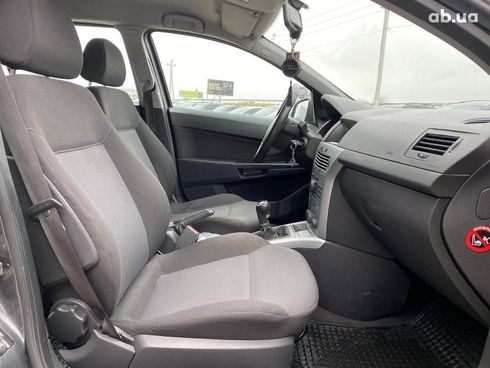 Opel Astra 2011 серый - фото 27