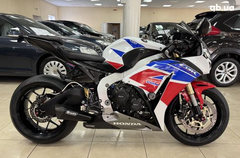 Honda CBR 2012 белый - фото 9