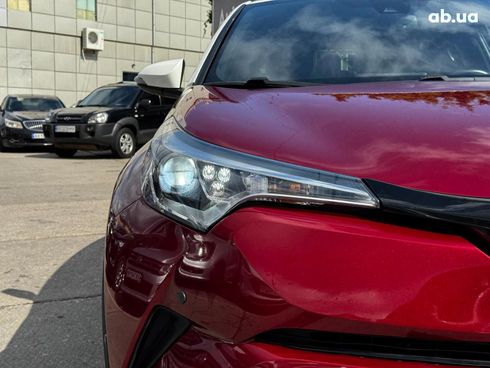 Toyota C-HR 2017 красный - фото 7