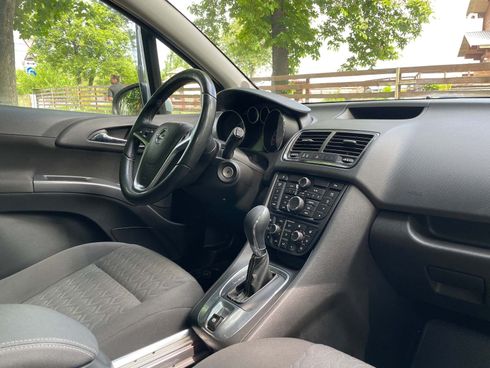 Opel Meriva 2013 белый - фото 27