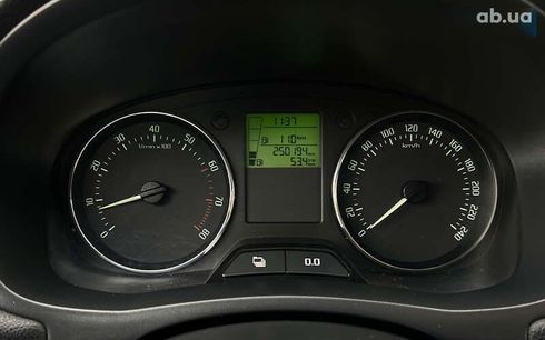 Skoda Fabia 2012 - фото 16