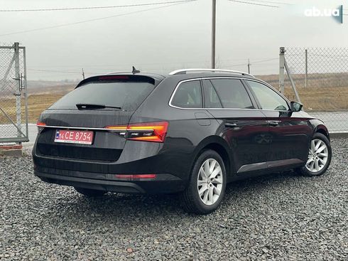 Skoda Superb 2020 - фото 9