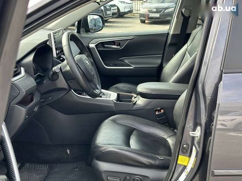 Toyota RAV4 2019 - фото 16