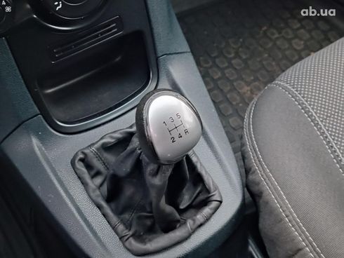 Ford Fiesta 2012 красный - фото 23