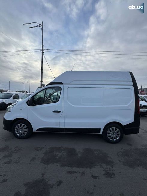 Renault Trafic 2020 - фото 13