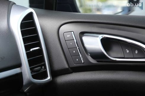 Porsche Cayenne 2016 - фото 25