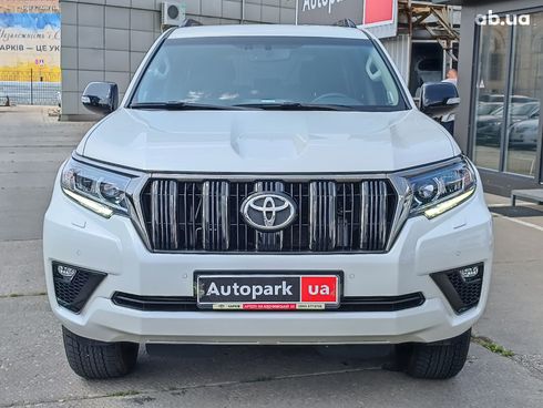 Toyota Land Cruiser Prado 2021 белый - фото 6