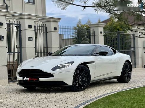 Aston Martin DB11 2018 - фото 8