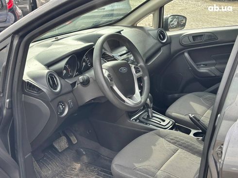 Ford Fiesta 2019 серый - фото 17