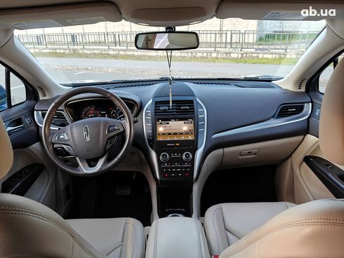 Lincoln MKC 2018 синий - фото 6