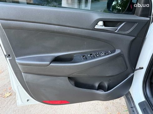 Hyundai Tucson 2017 белый - фото 12