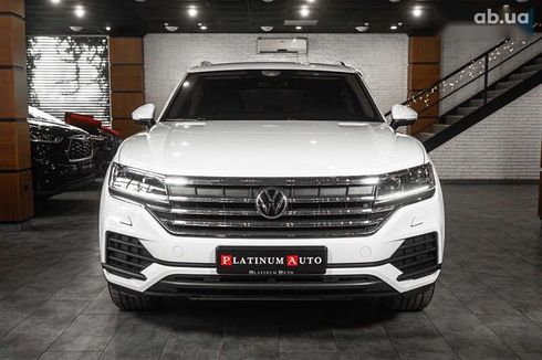 Volkswagen Touareg 2021 - фото 3