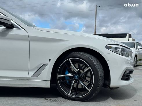 BMW 5 серия 2018 белый - фото 14