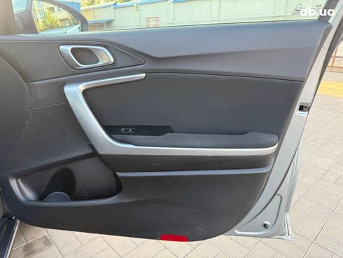 Kia Cee'd 2020 серый - фото 14