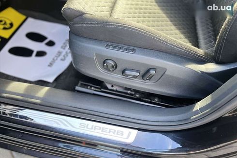 Skoda Superb 2019 - фото 17