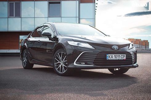 Toyota Camry 2023 - фото 2