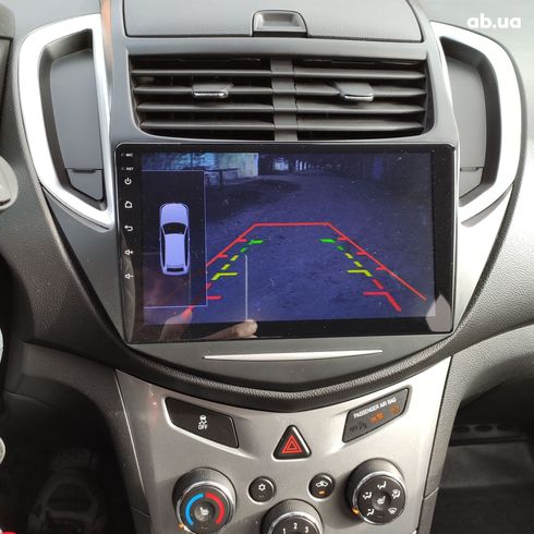 Chevrolet Tracker 2014 красный - фото 6